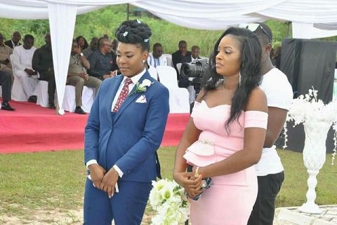 nigerian woman plays role of best man for sister