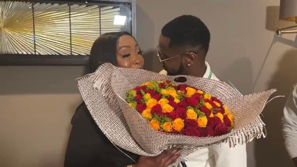 Kizz Daniel refused to collect flowers from a lady at the airport, Zambians criticise him!