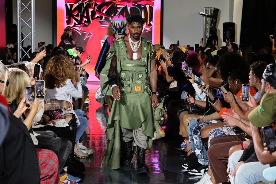 Sprayground Takes Full Control Of Travel Fashion With An Immersive Show At New York Fashion Week With Special Guests