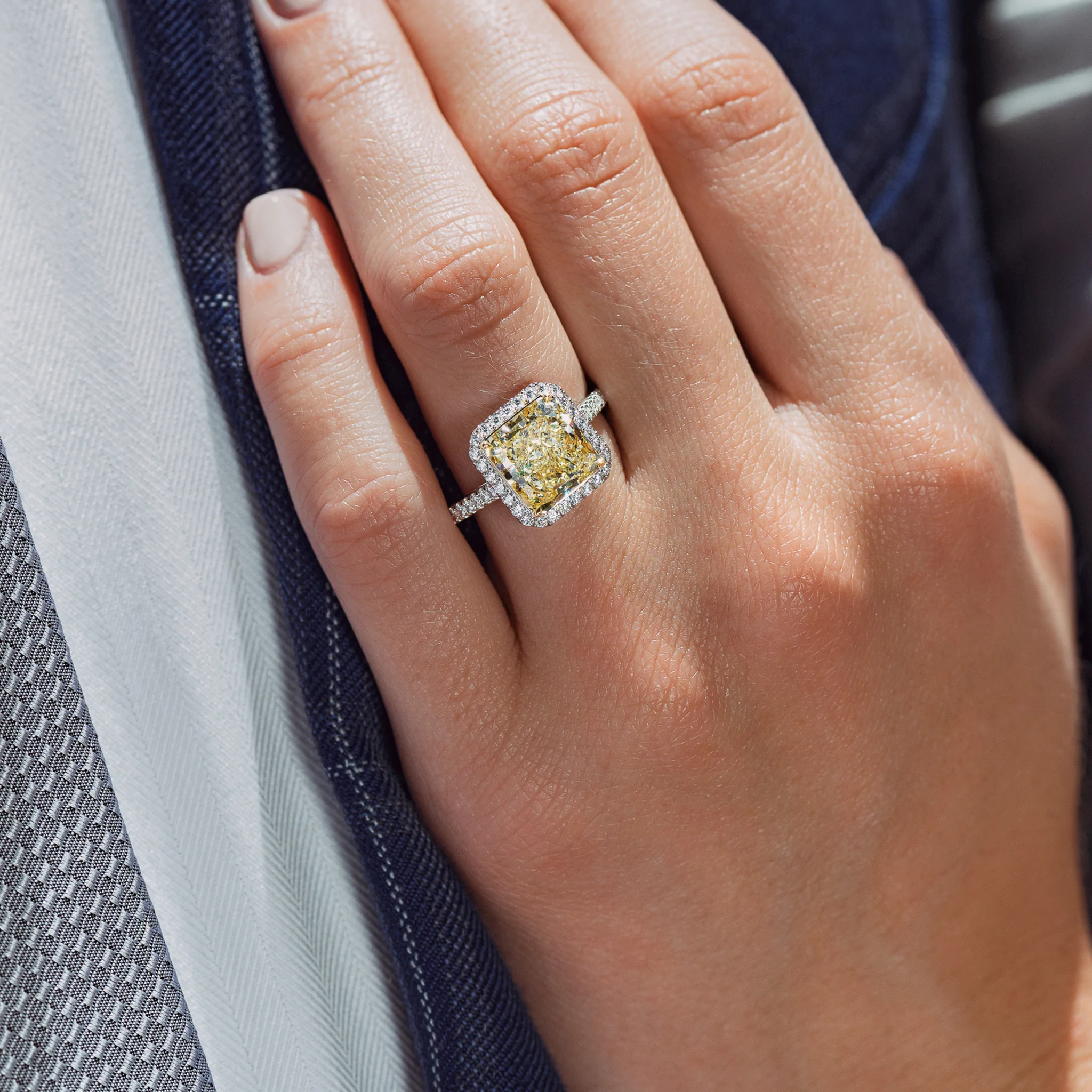 3 Things To Remember When Buying Fancy Vivid Yellow Diamonds