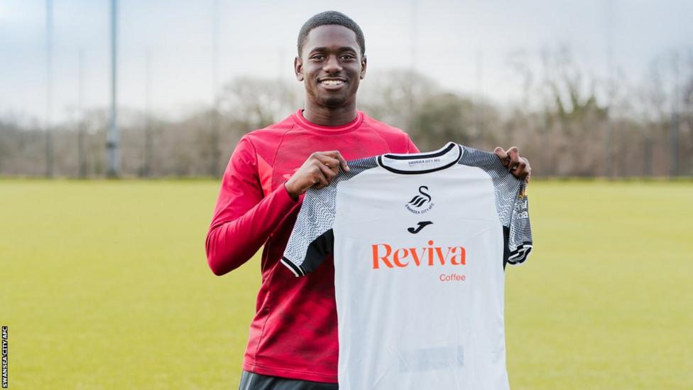 Charles Sagoe Jr joins Swansea City on loan